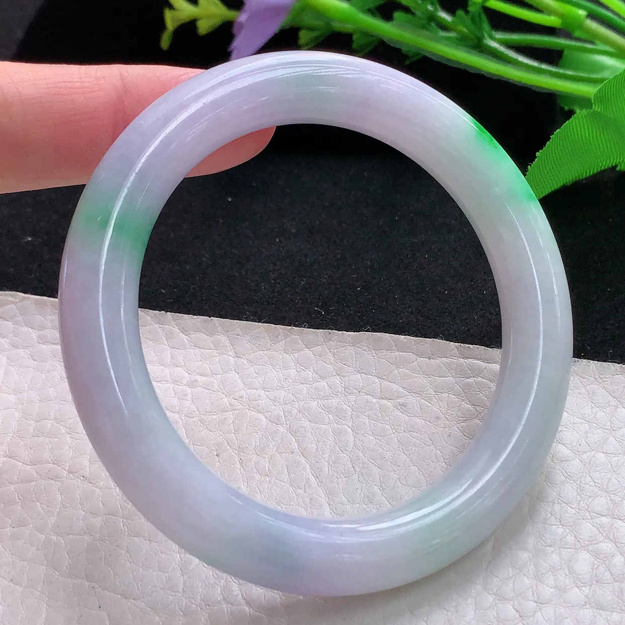 yh自然光55*9.5美人镯 天然缅甸翡翠春带彩圆条珠宝玉手镯 玉手环