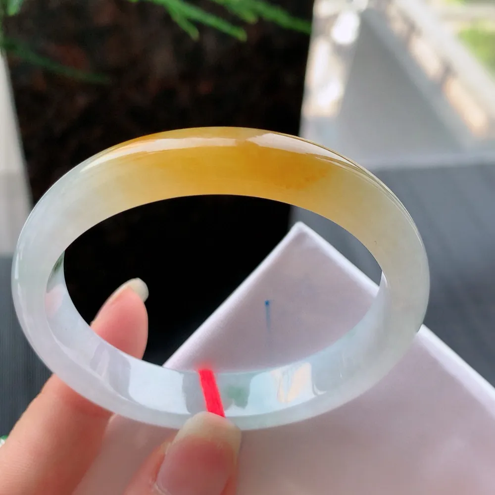 贵妃冰黄翡飘花  无瑕 尺寸:55.1/46.5/11.5/7.2 种色兼备