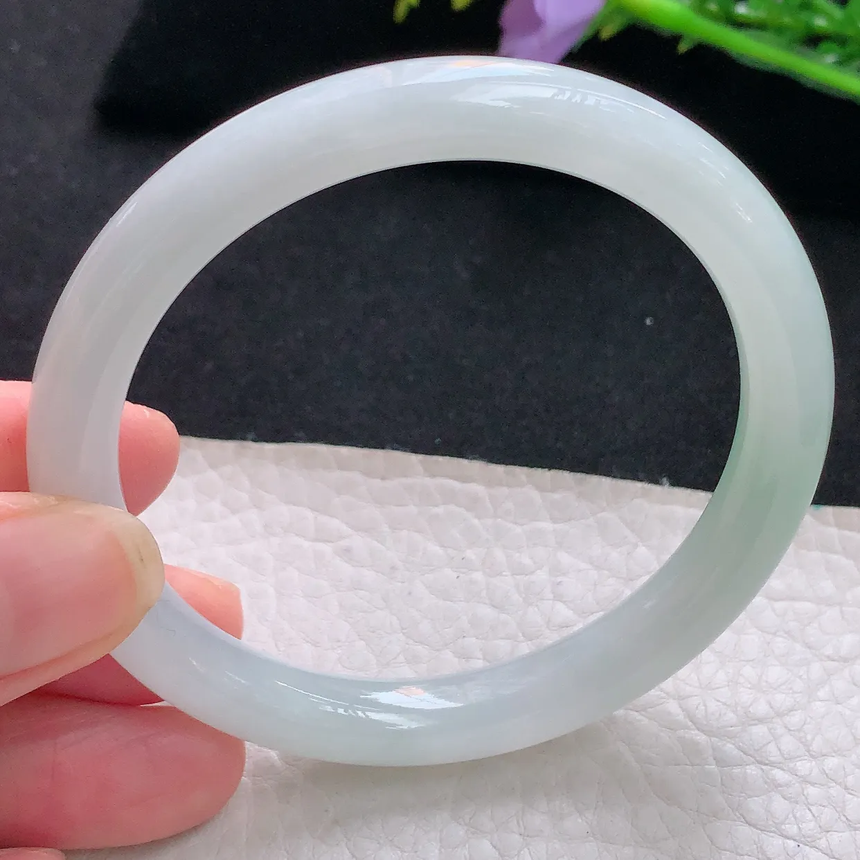 jm自然光57*9*7.8美人镯 天然缅甸翡翠清新秀气圆条珠宝玉手镯 美人镯