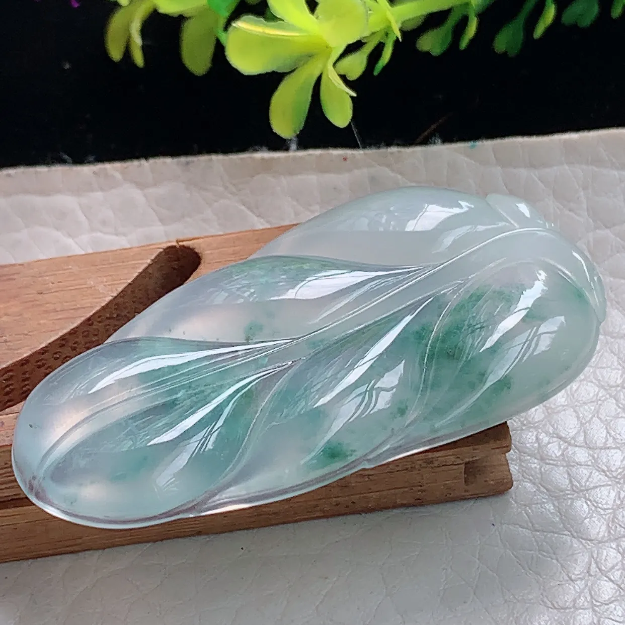 lz自然光48.8*27*4.4天然缅甸翡翠冰飘花叶子 金枝玉叶玉吊坠