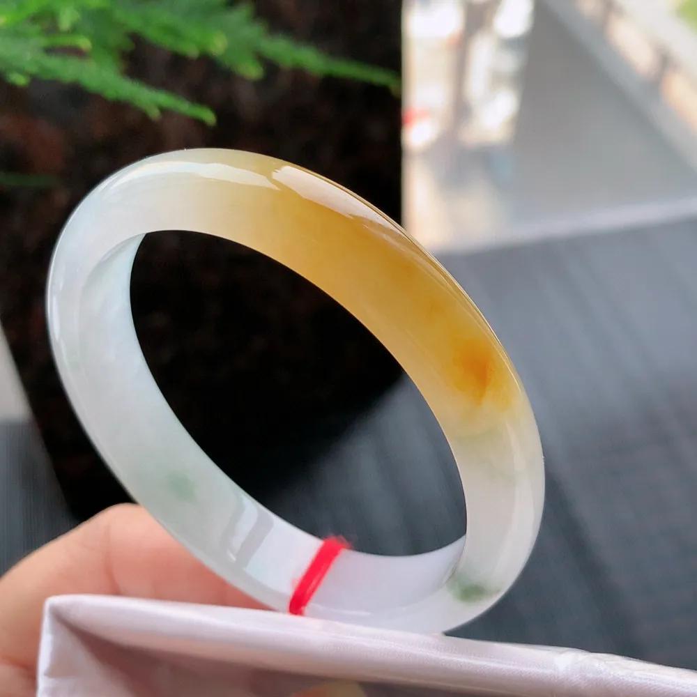 贵妃冰黄翡飘花  无瑕 尺寸:55.1/46.5/11.5/7.2 种色兼备