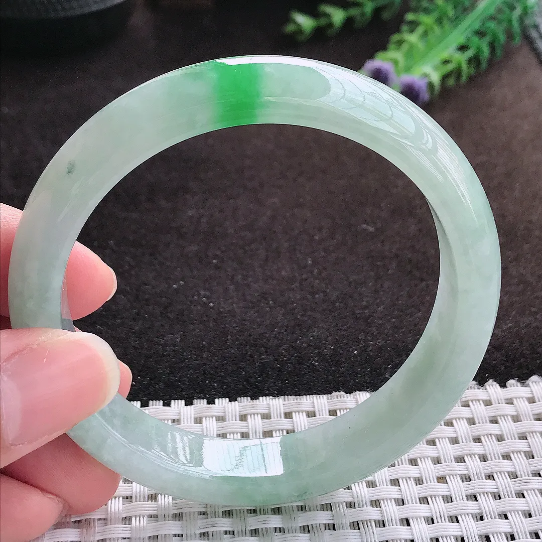 自然光59/12.3/8老坑冰润起胶飘阳绿手镯宽边翡翠玉镯手环