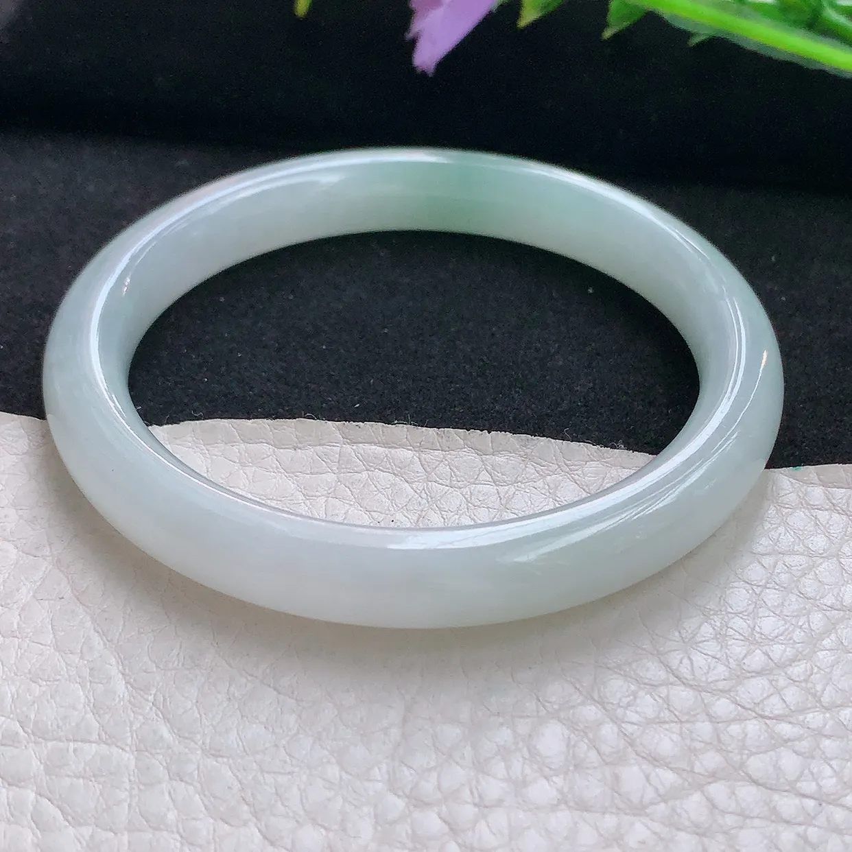 jm自然光57*9*7.8美人镯 天然缅甸翡翠清新秀气圆条珠宝玉手镯 美人镯