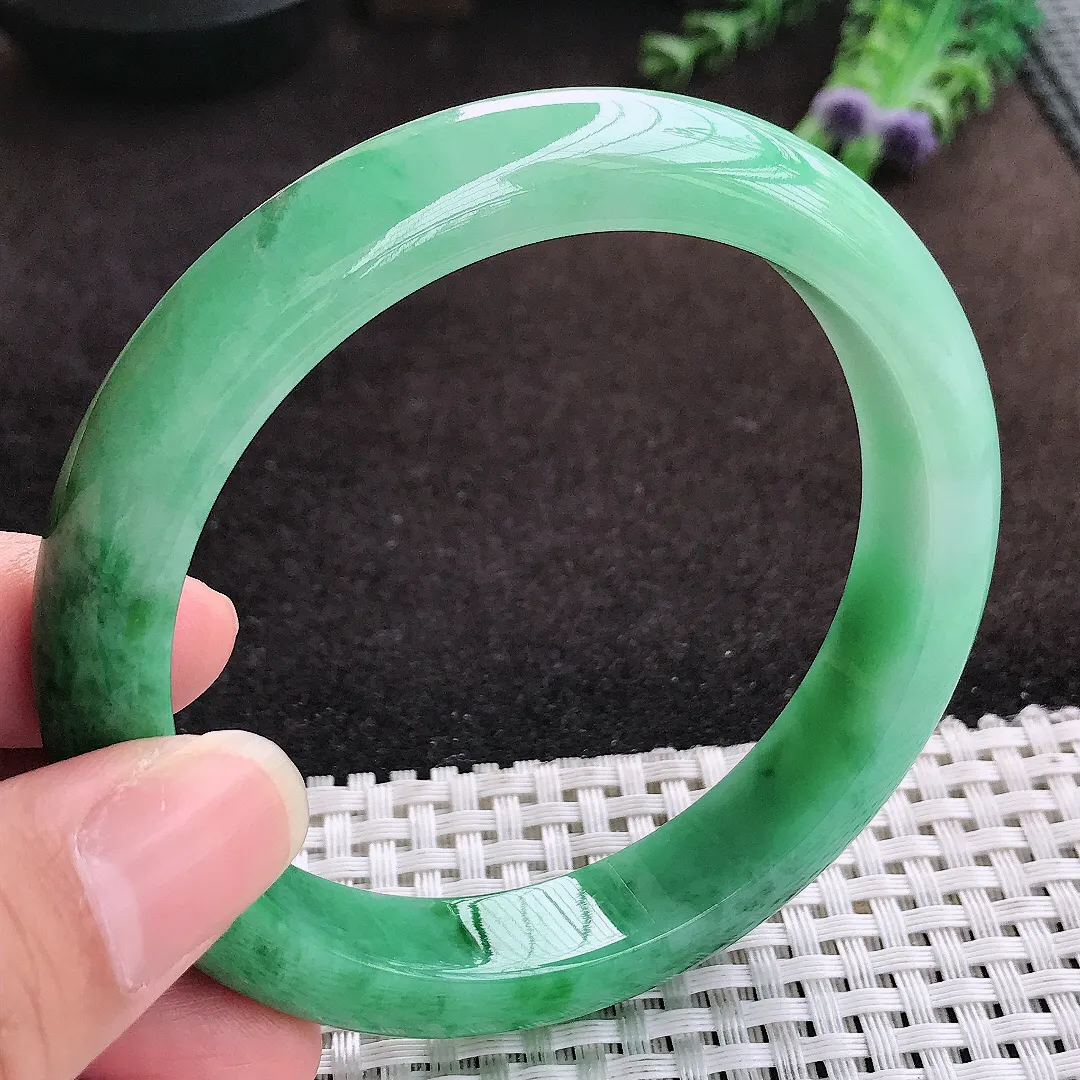 自然光62/12/8.8老坑精美温润满绿辣绿手镯宽边大圈口翡翠玉镯手环