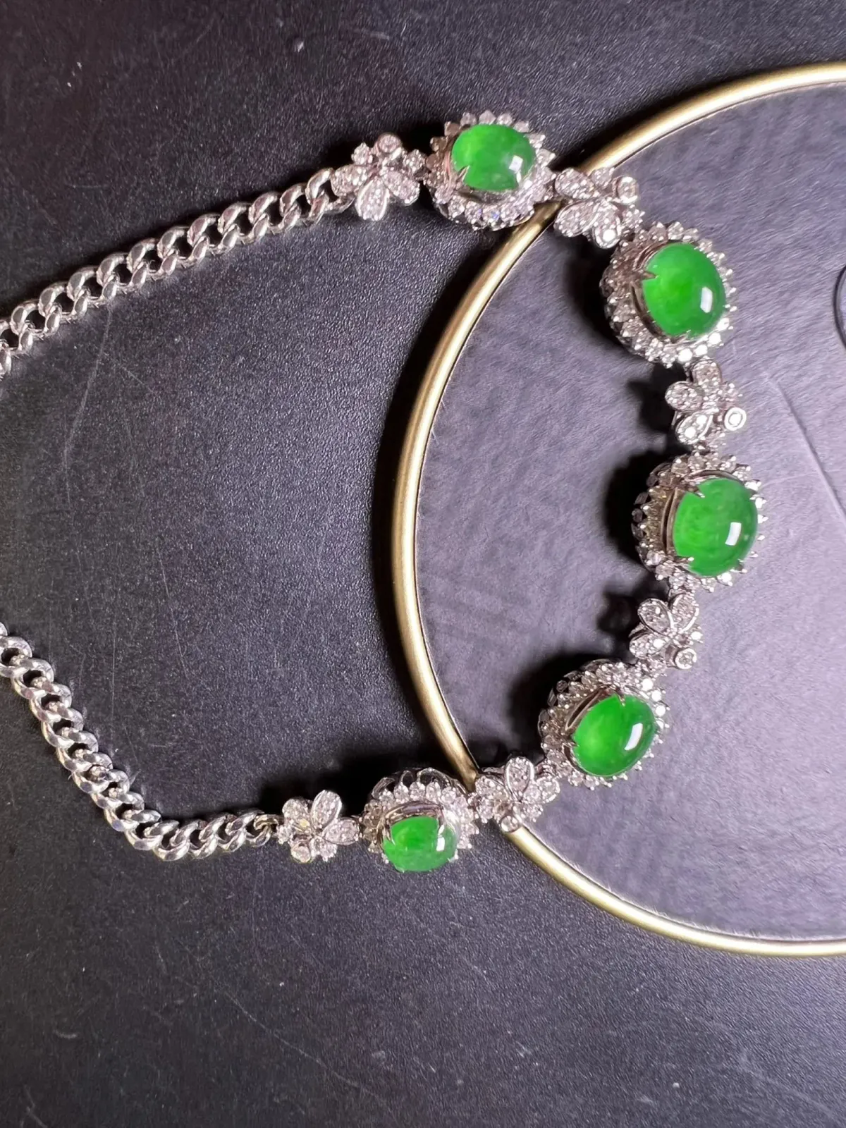 满绿手链种好、色辣、饱满，整体长54*9.3*6.9