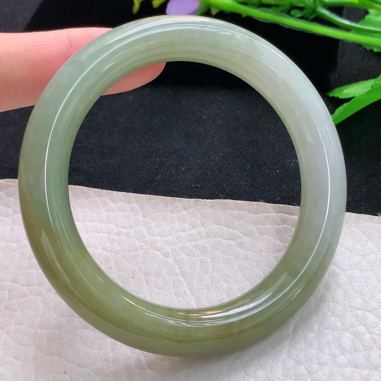 z自然光57.8*11*10.2美人镯 天然缅甸翡翠冰黄圆条珠宝玉手镯 美人镯