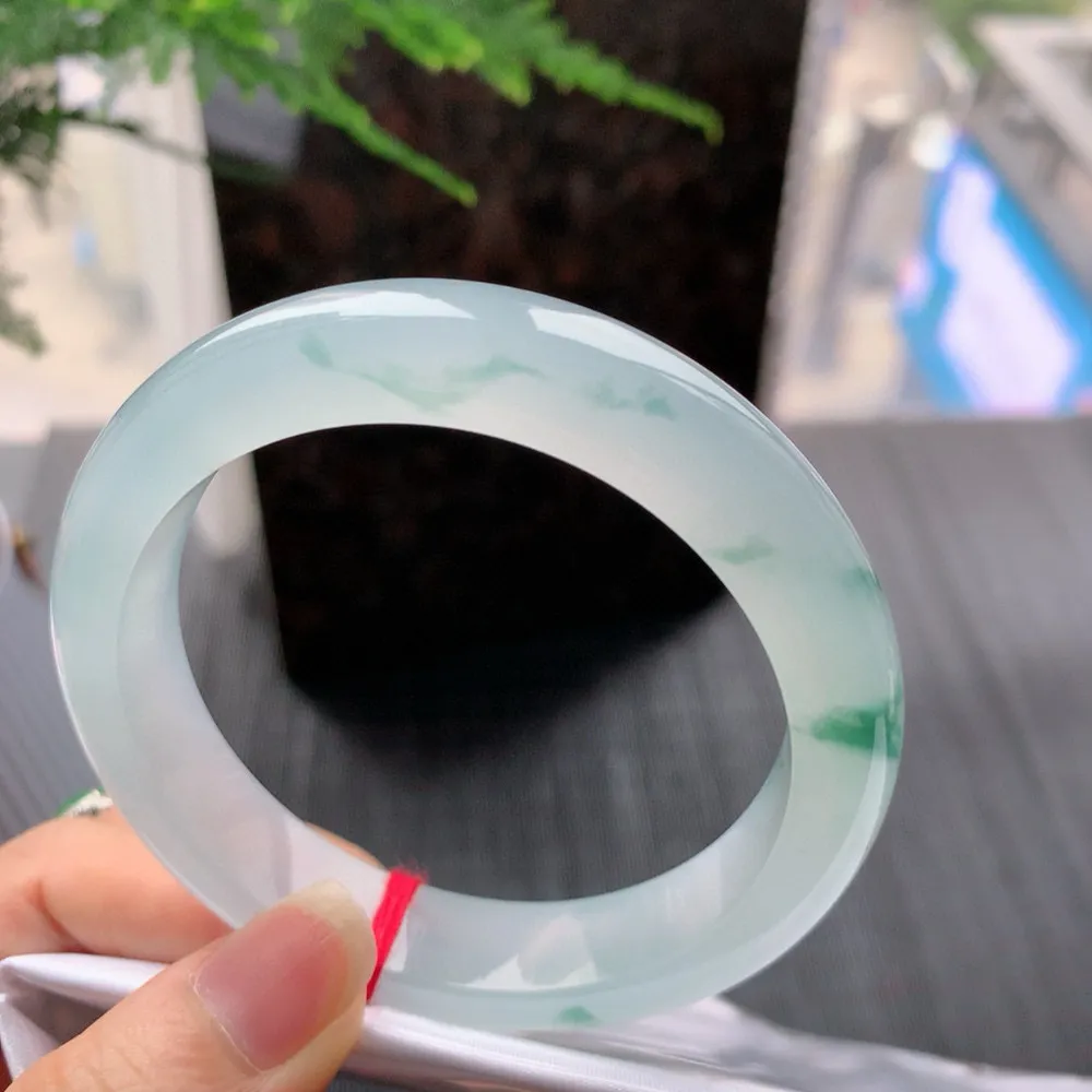 正圈冰玻飘花 无瑕 尺寸:57.7/12.6/8.3 花美 种水好