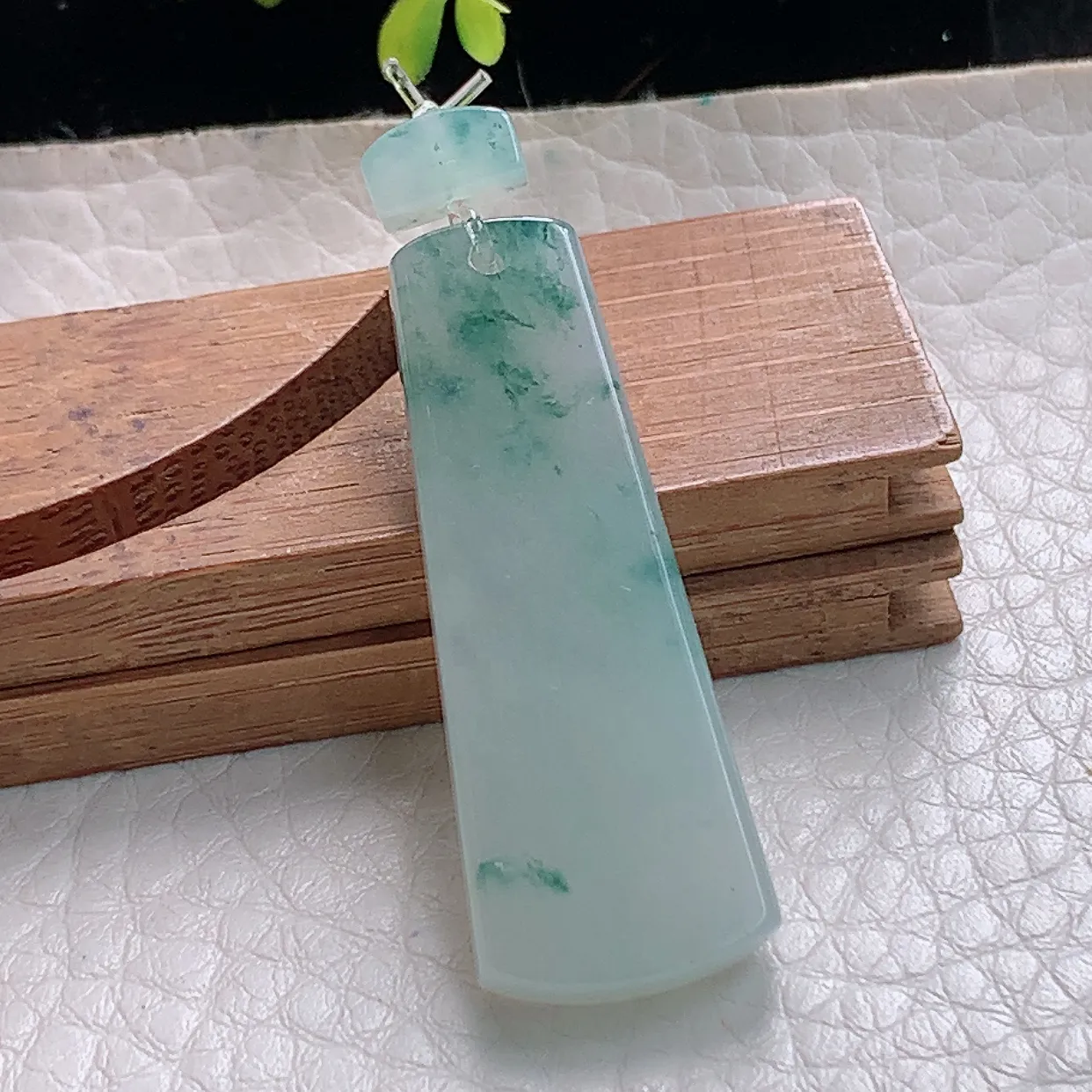 lz自然光38*14.3*4.6天然缅甸翡翠冰飘花秀气无事牌 素面牌玉吊坠