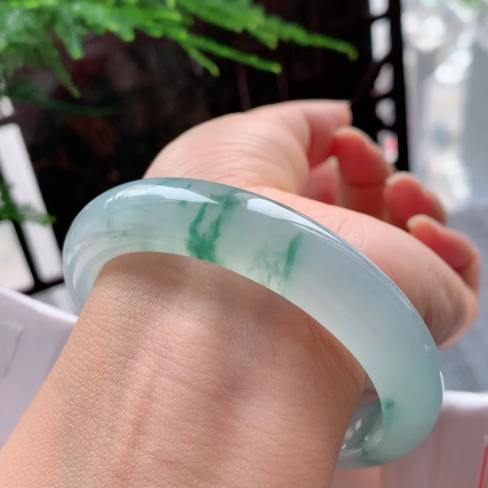 正圈冰波飘花 无瑕 尺寸:57.5/12.4/8.8 花美 种水好