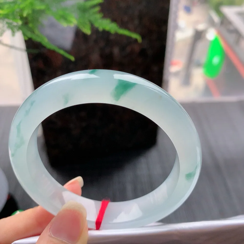 正圈冰玻飘花 无瑕 尺寸:57.7/12.6/8.3 花美 种水好