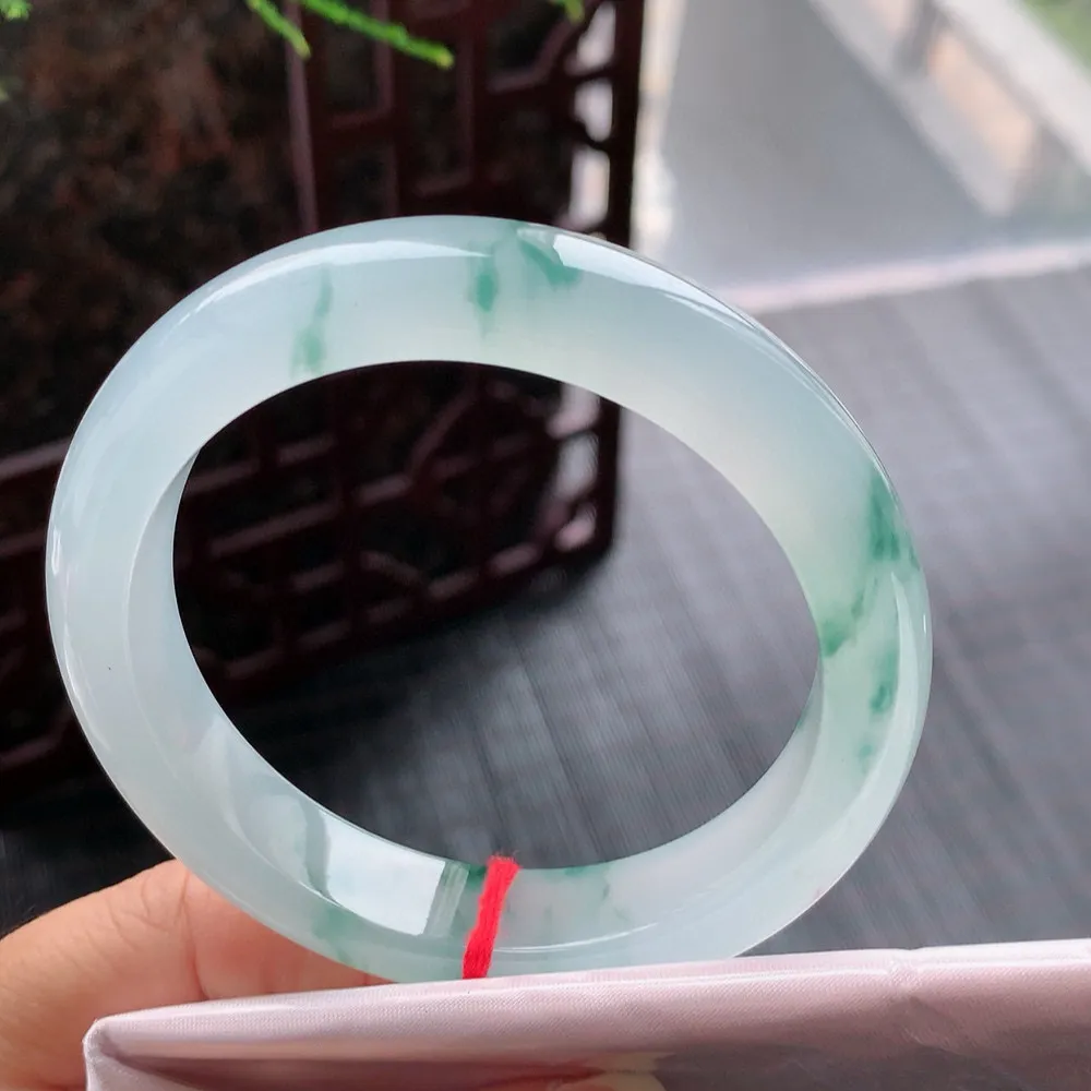 正圈冰波飘花 无瑕 尺寸:57.5/12.4/8.8 花美 种水好