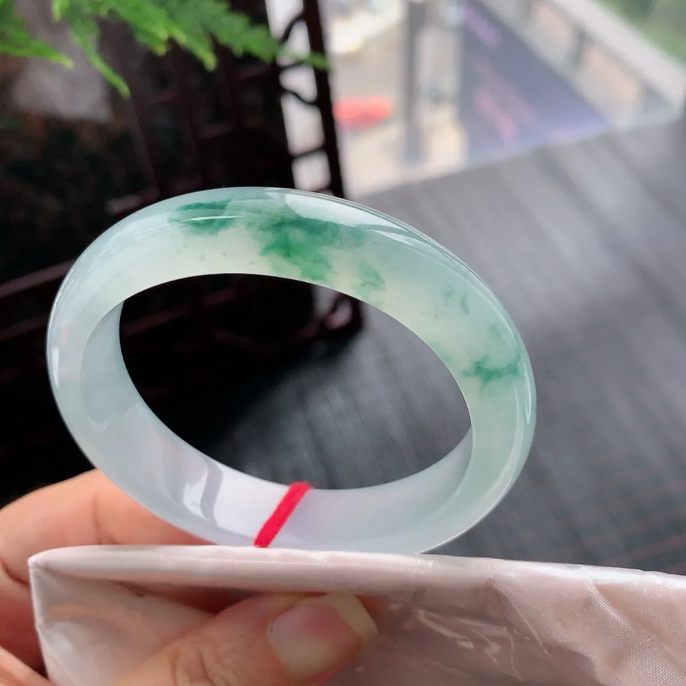 贵妃高冰飘花 无瑕 尺寸:56.1/48.2/13.2/8.2 花美 种水好