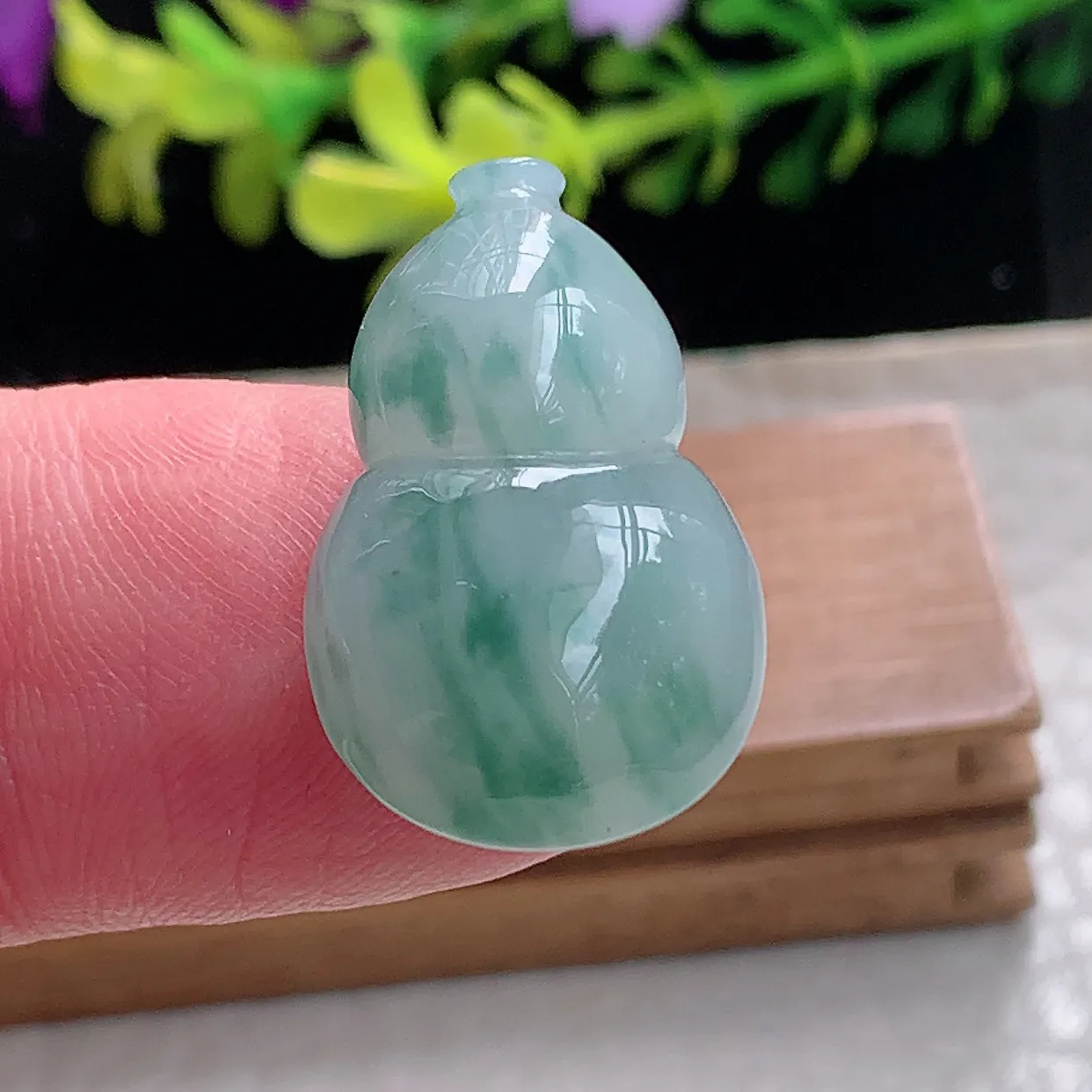 lz自然光22.8*14.6*6天然缅甸翡翠冰飘花饱满葫芦 玉葫芦玉吊坠