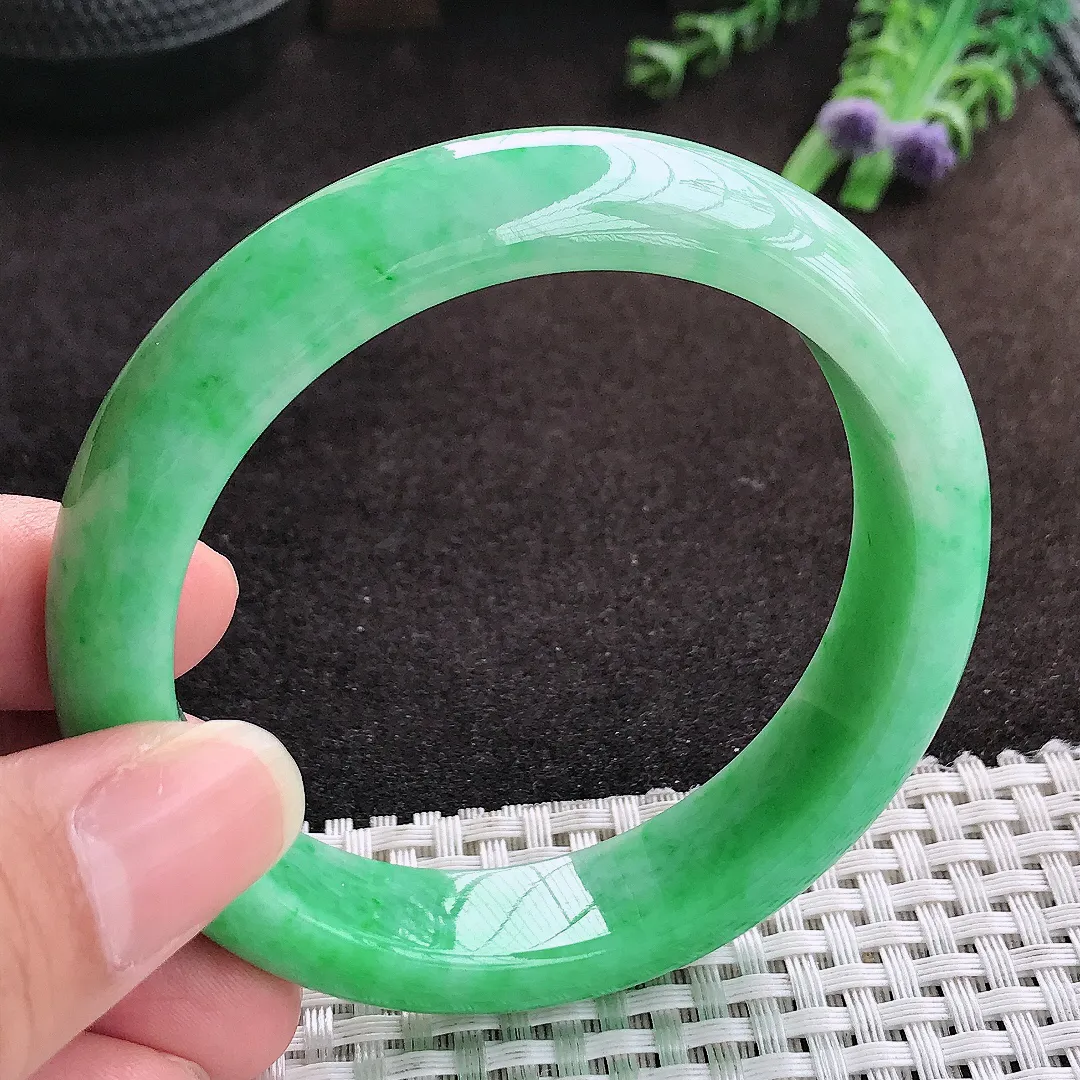 自然光57.5/13.7/8.6老坑精美温润满绿阳绿手镯宽边翡翠玉镯手环