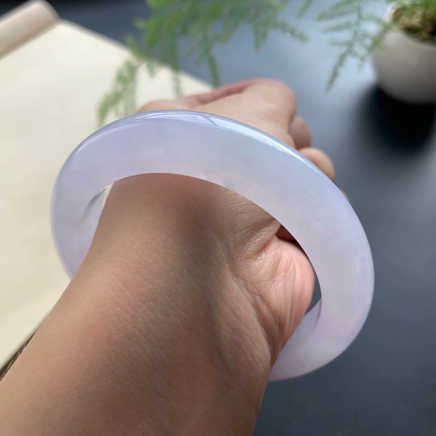 54圈口冰紫正圈手镯 尺寸：54-12.2-9.5，无纹裂，冰透水润，优雅迷人