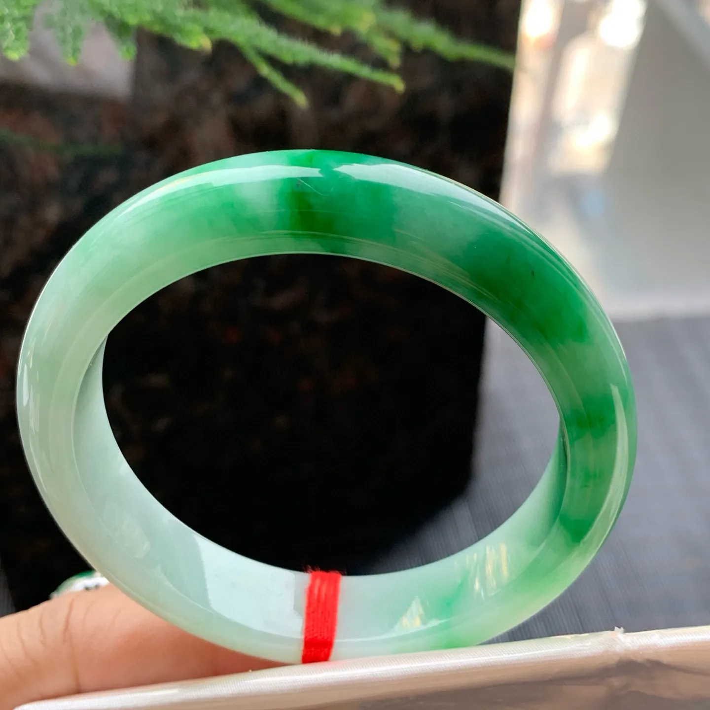 正圈冰糯翠绿 无瑕 尺寸:55.5/12.2/7.7 色好