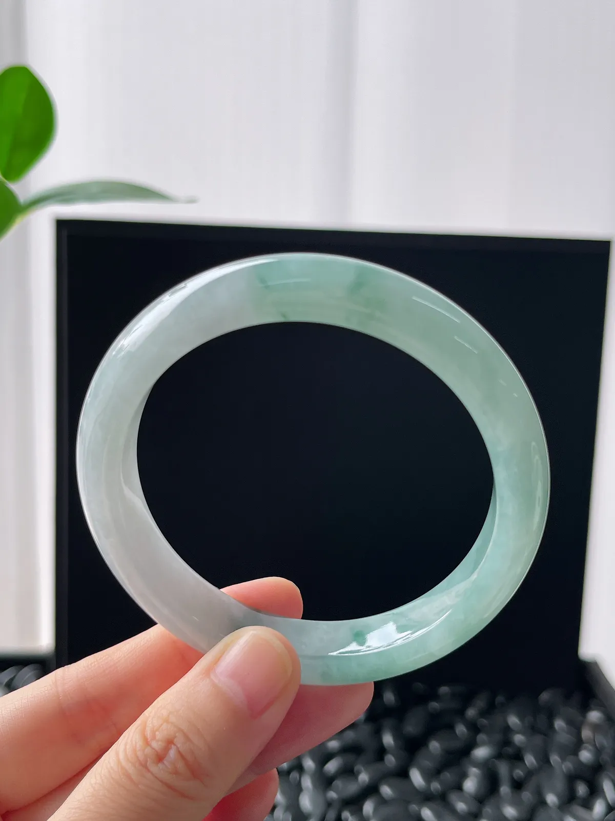 正圈56.3圈口，翡翠细糯化种飘花手镯