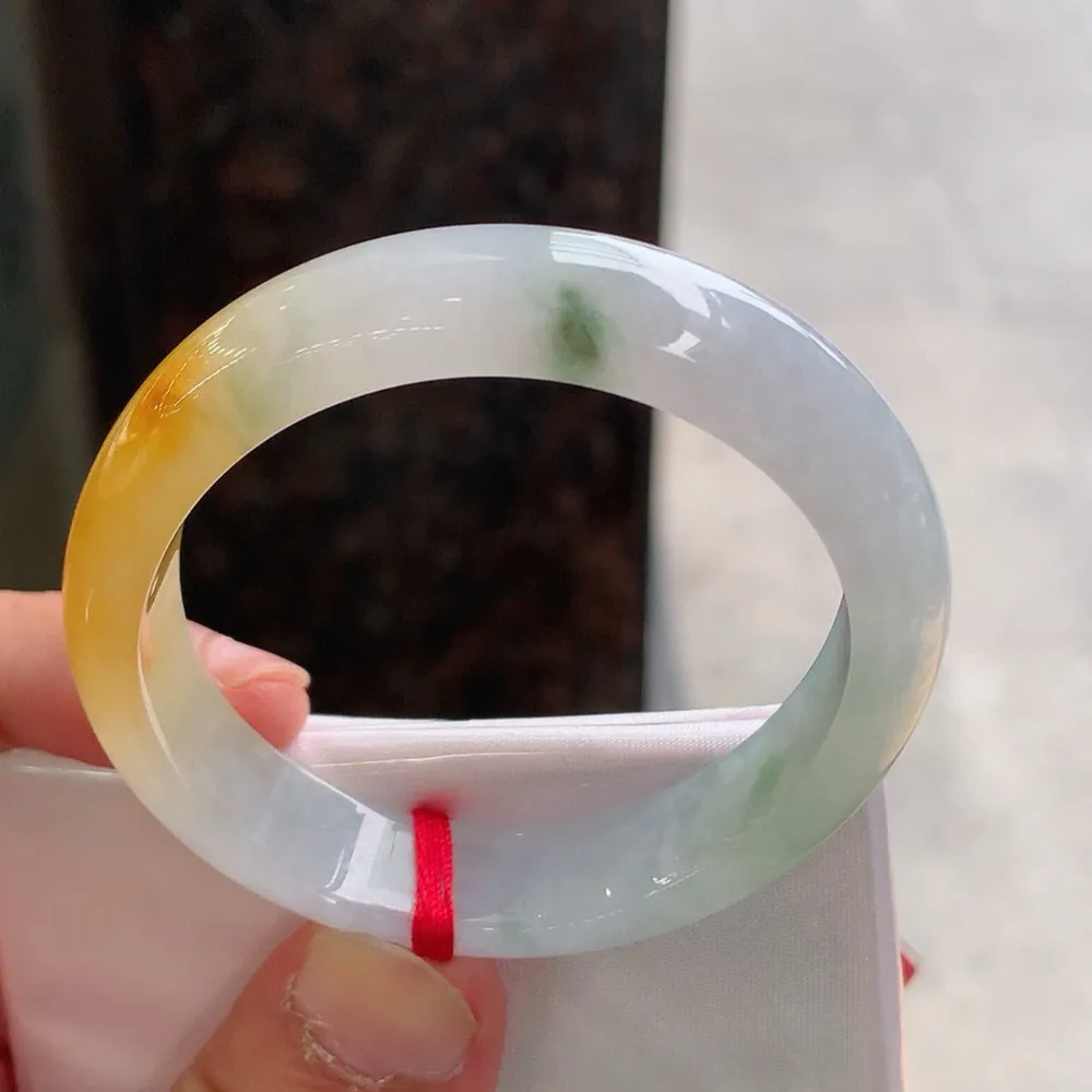 贵妃高冰黄翡飘花 无瑕 尺寸:55.1/46.4/11.5/7.2 种色俱佳