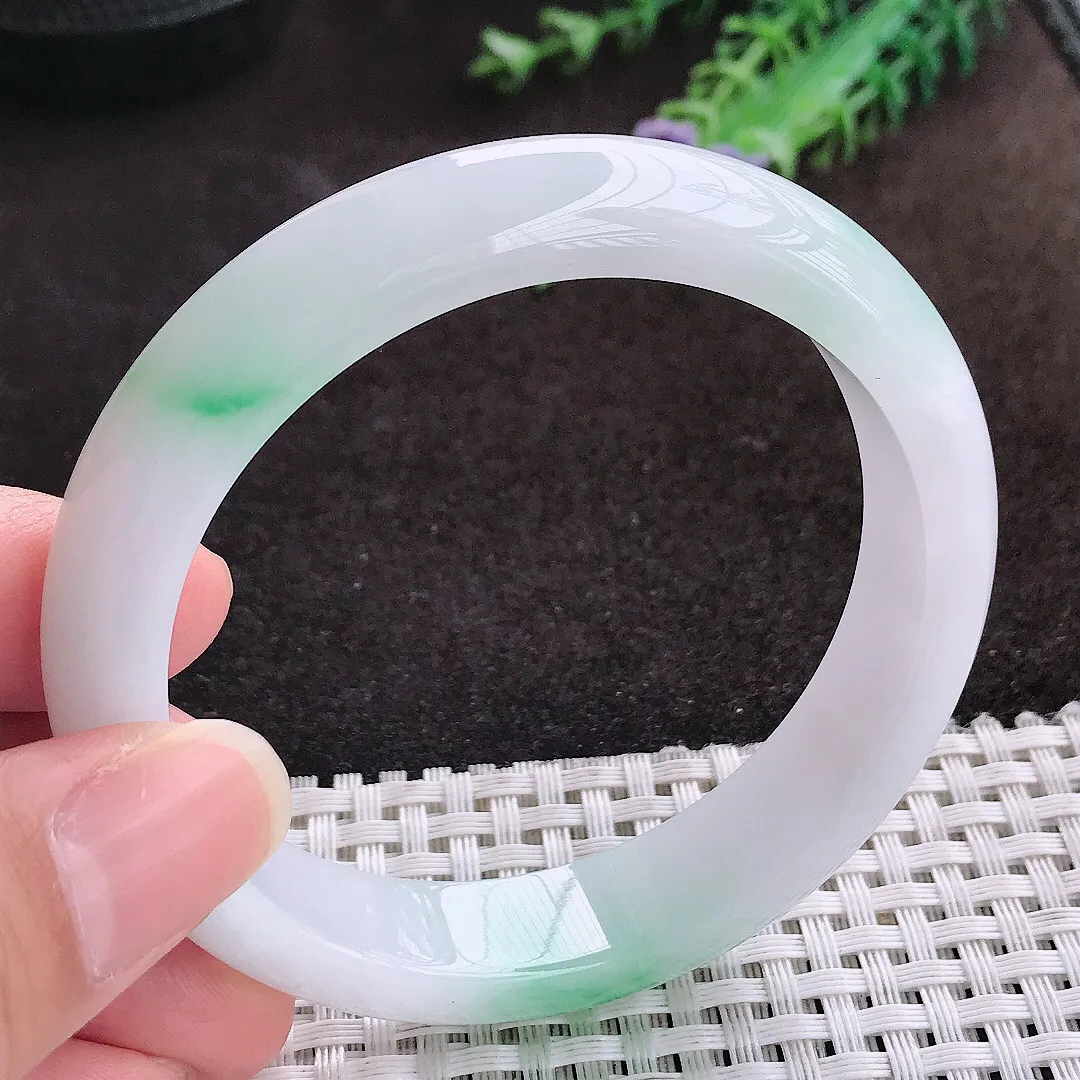 自然光56.5/12.6/8.1老坑冰润起胶白底青飘绿手镯宽边翡翠玉镯手环