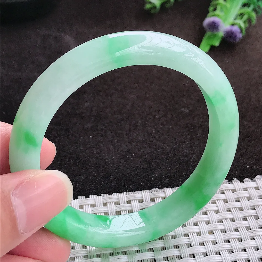 自然光54/10.2/7.8老坑精美温润飘阳绿手镯宽边翡翠玉镯手环