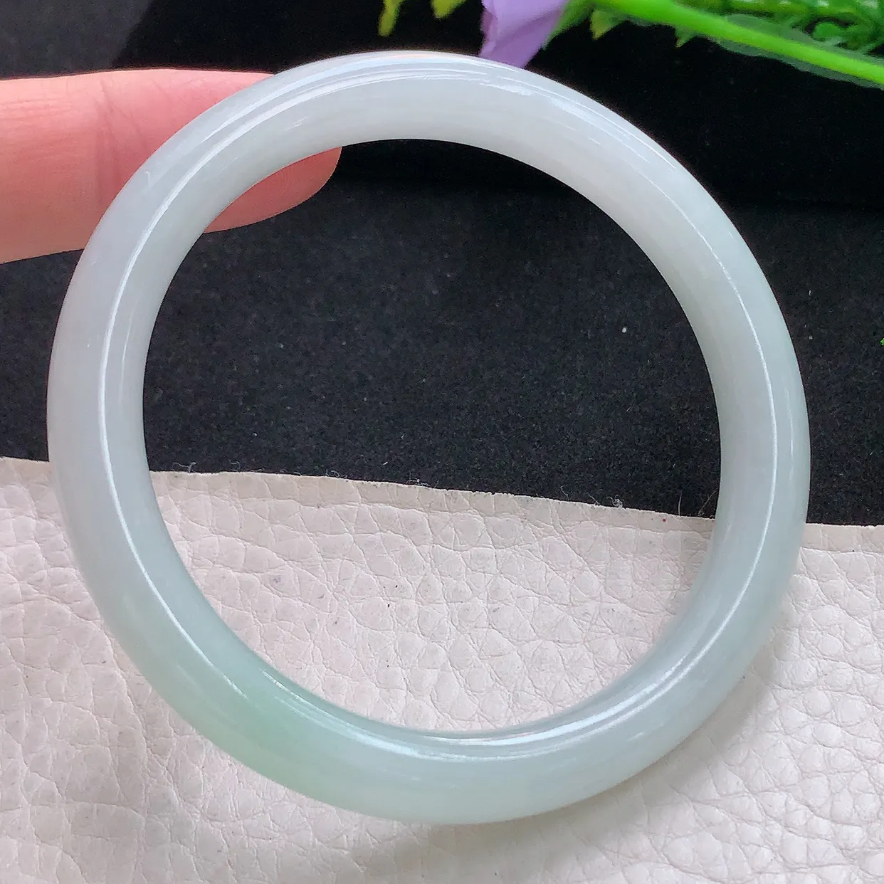 jm自然光57*9*7.8美人镯 天然缅甸翡翠清新秀气圆条珠宝玉手镯 美人镯