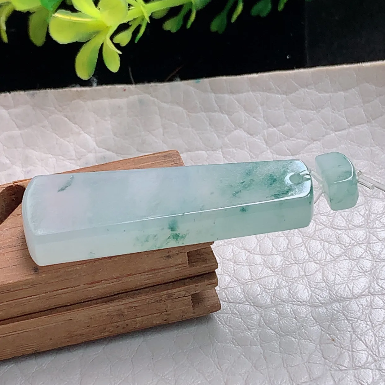 lz自然光38*14.3*4.6天然缅甸翡翠冰飘花秀气无事牌 素面牌玉吊坠