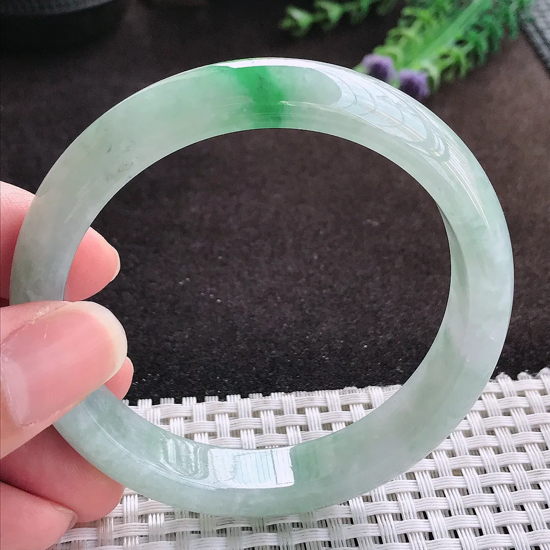 自然光59/12.3/8老坑冰润起胶飘阳绿手镯宽边翡翠玉镯手环