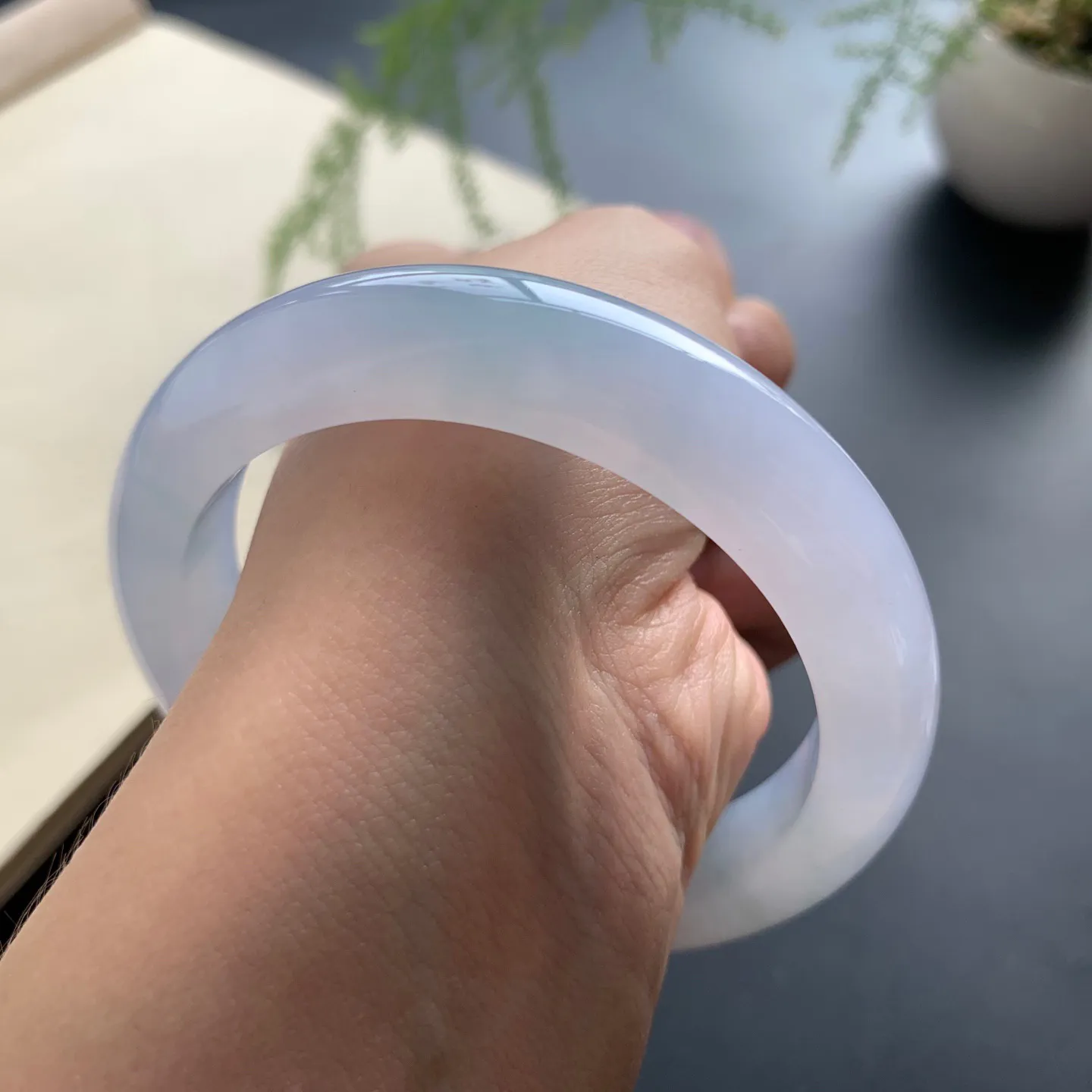 56.2圈口冰种正圈手镯 尺寸：56.2-12.5-8.8，无纹裂，冰透水润，胶感十足