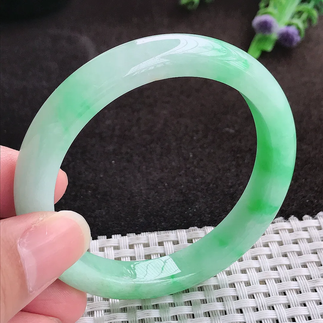 自然光54/10.2/7.8老坑精美温润飘阳绿手镯宽边翡翠玉镯手环