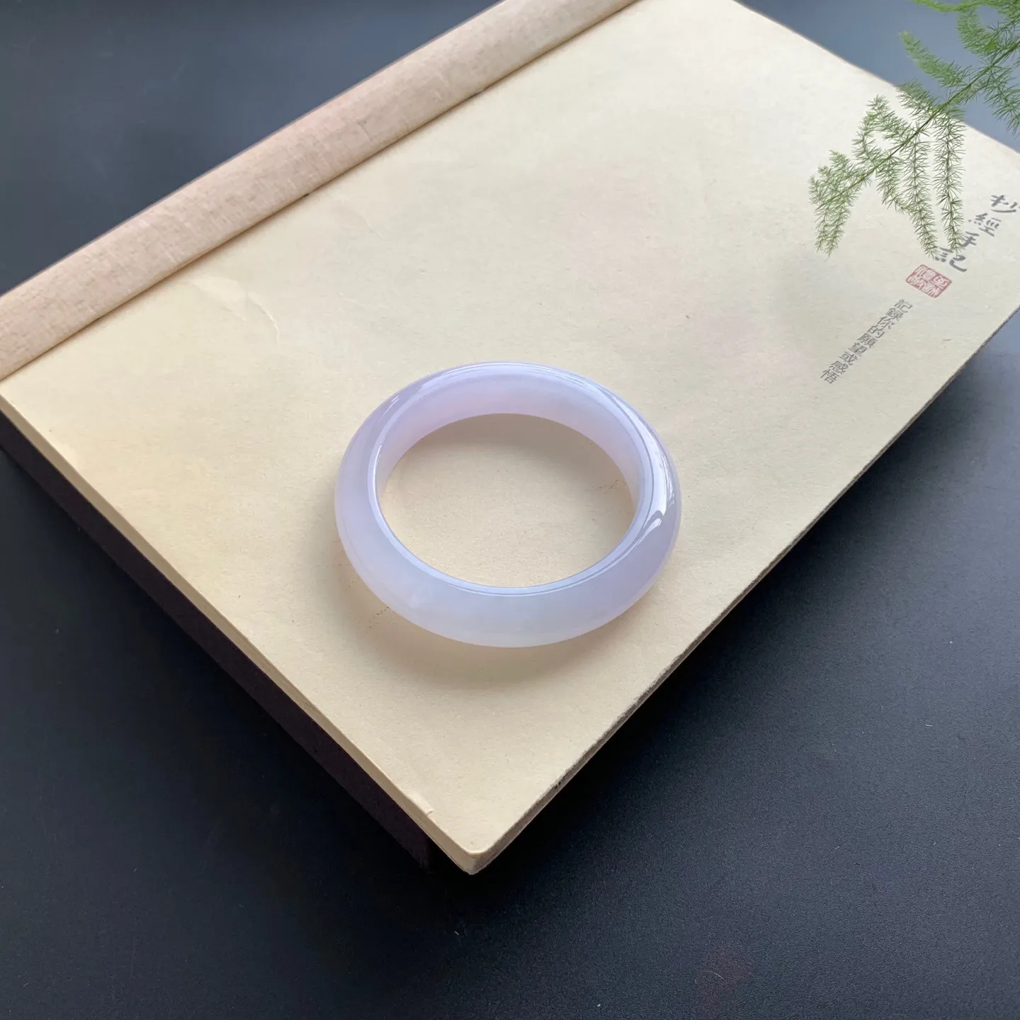 54圈口冰紫正圈手镯 尺寸：54-12.2-9.5，无纹裂，冰透水润，优雅迷人