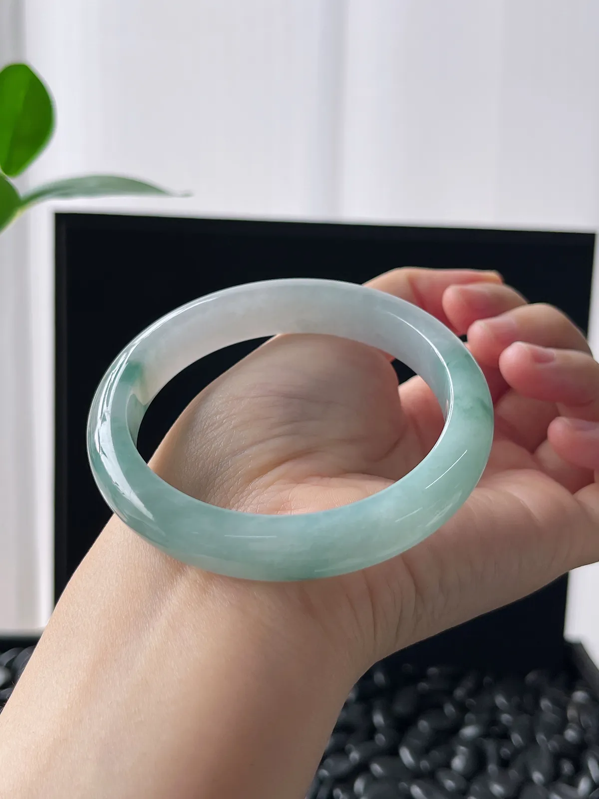 正圈56.3圈口，翡翠细糯化种飘花手镯