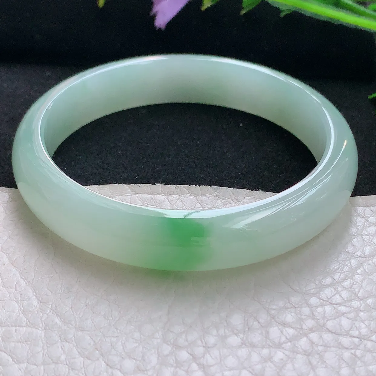 jm自然光59*12*6.8平安镯 天然缅甸翡翠飘绿秀气正圈珠宝玉手镯 美人镯