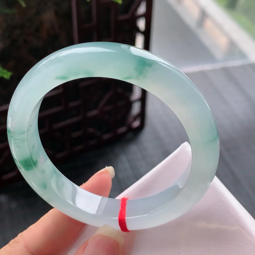 正圈冰波飘花 无瑕 尺寸:57.5/12.4/8.8 花美 种水好