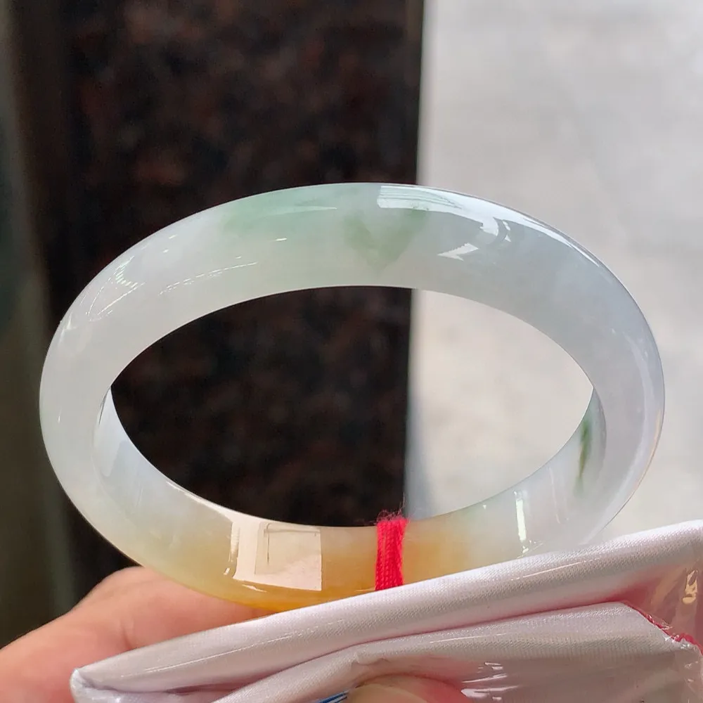 贵妃高冰黄翡飘花 无瑕 尺寸:55.1/46.4/11.5/7.2 种色俱佳