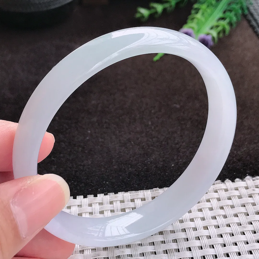 自然光64/12.9/6.8老坑冰透果冻胶白月光大圈口手镯宽边翡翠玉镯手环