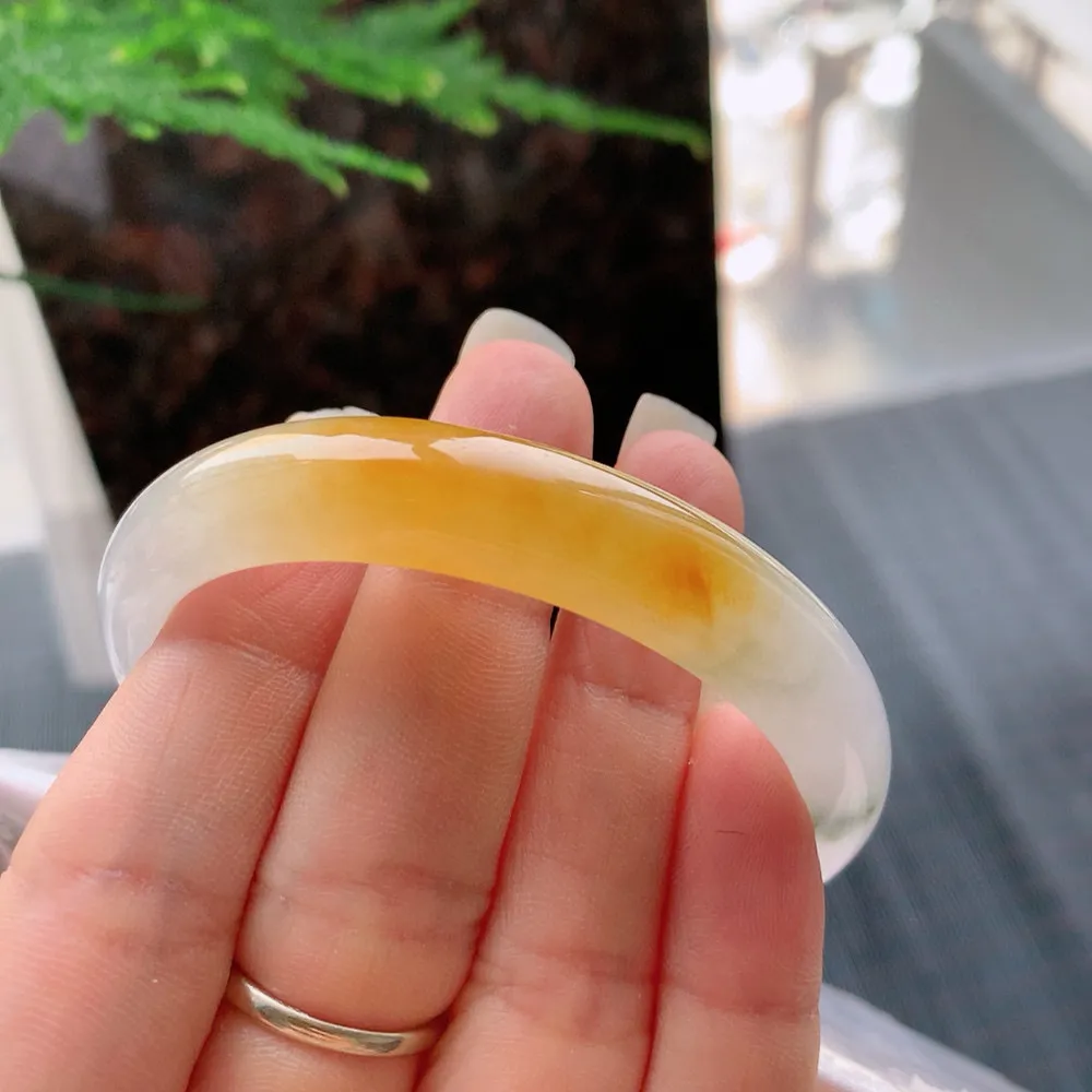 贵妃冰黄翡飘花  无瑕 尺寸:55.1/46.5/11.5/7.2 种色兼备