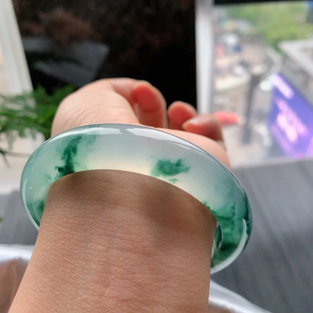 正圈冰玻飘花 无瑕 尺寸:57.1/12.5/9 花美 种水好