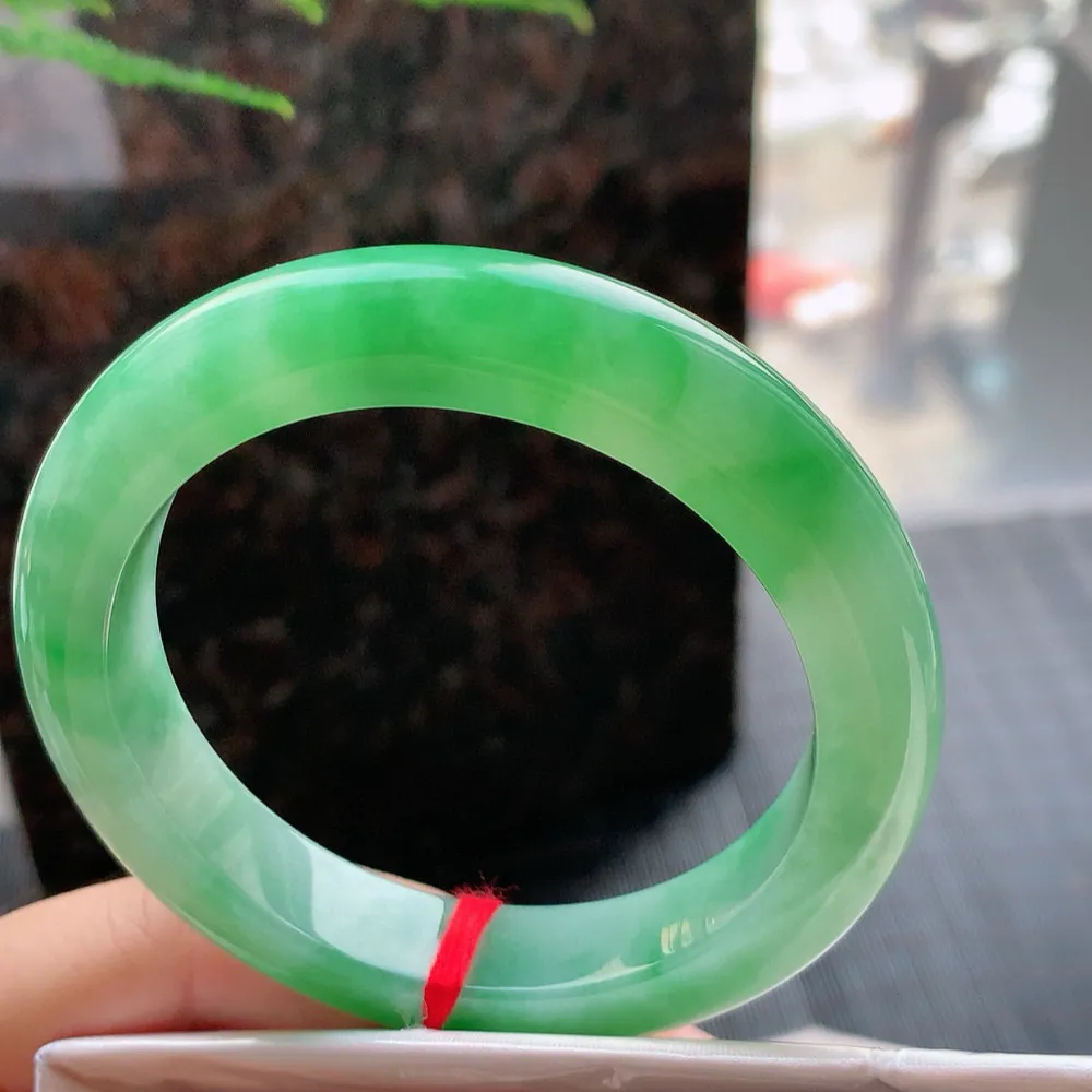 正圈冰糯阳绿 无瑕 尺寸:55.2/11.6/9 种色兼备