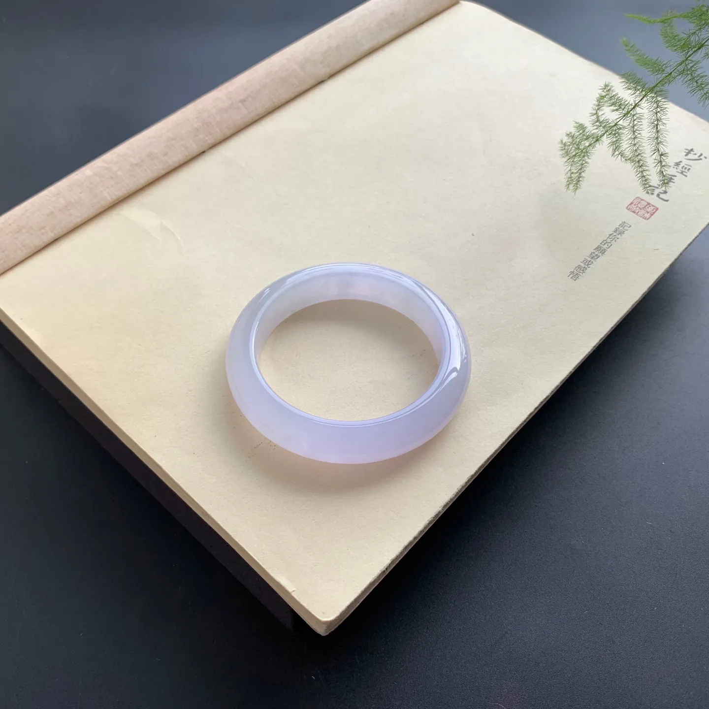 54圈口冰紫正圈手镯 尺寸：54-12.2-9.5，无纹裂，冰透水润，优雅迷人