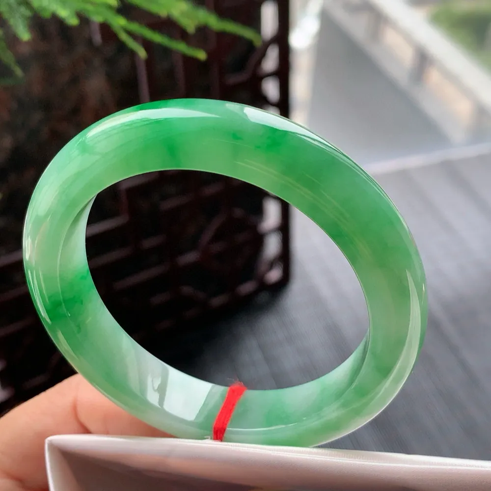 正圈冰糯翠绿 无瑕 尺寸:56.1/12.3/9 色好️️