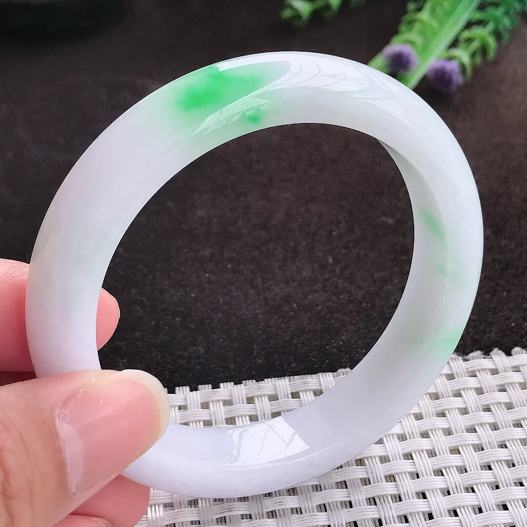 自然光55.8/12.5/8.7老坑精美温润飘阳绿手镯宽边翡翠玉镯手环