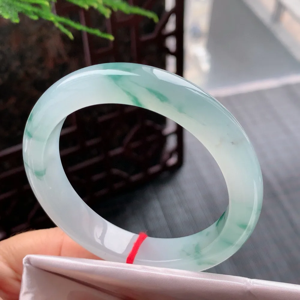 正圈冰波飘花 无瑕 尺寸:57.5/12.4/8.8 花美 种水好