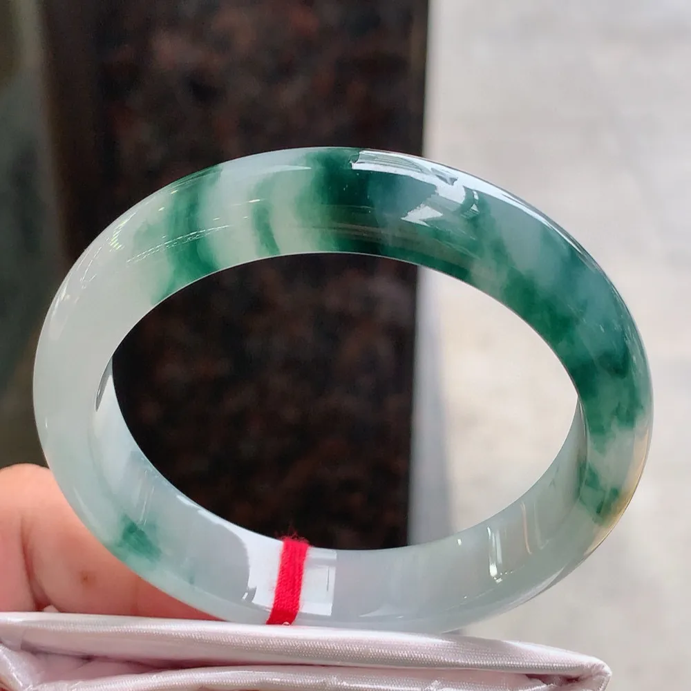 正圈冰飘花 无瑕 尺寸:55.4/12.2/7.9 花美️️