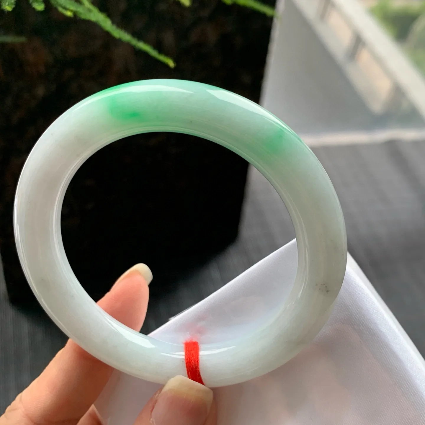 圆条冰糯阳绿 无瑕 尺寸:54.2/9.5/9.9 色好