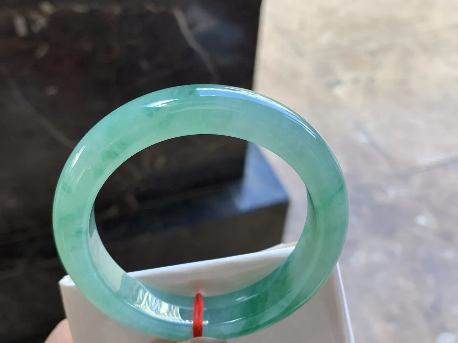 54-12.2-9.2

阳绿色手镯^_^种水足