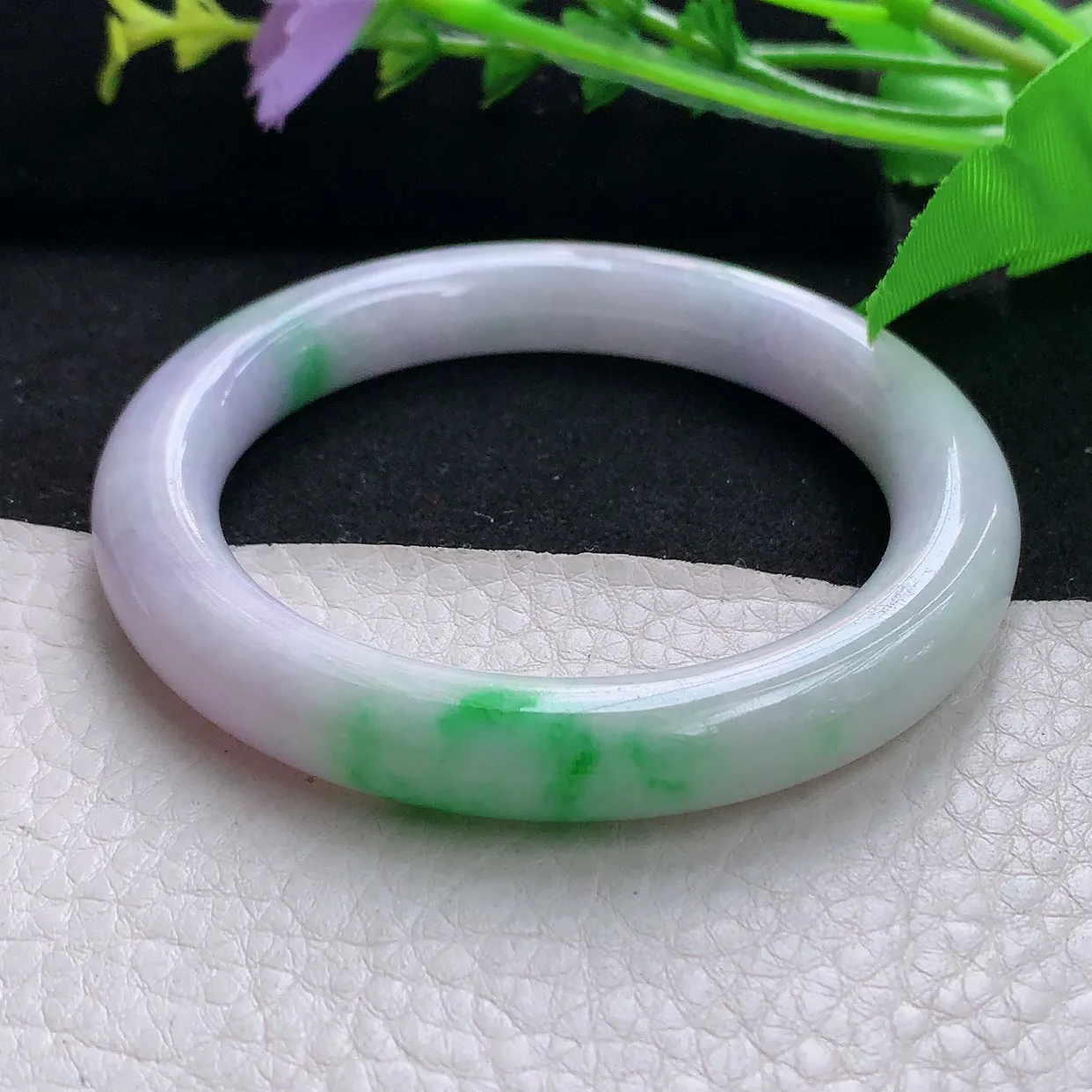 yh自然光55*9.5美人镯 天然缅甸翡翠春带彩圆条珠宝玉手镯 玉手环