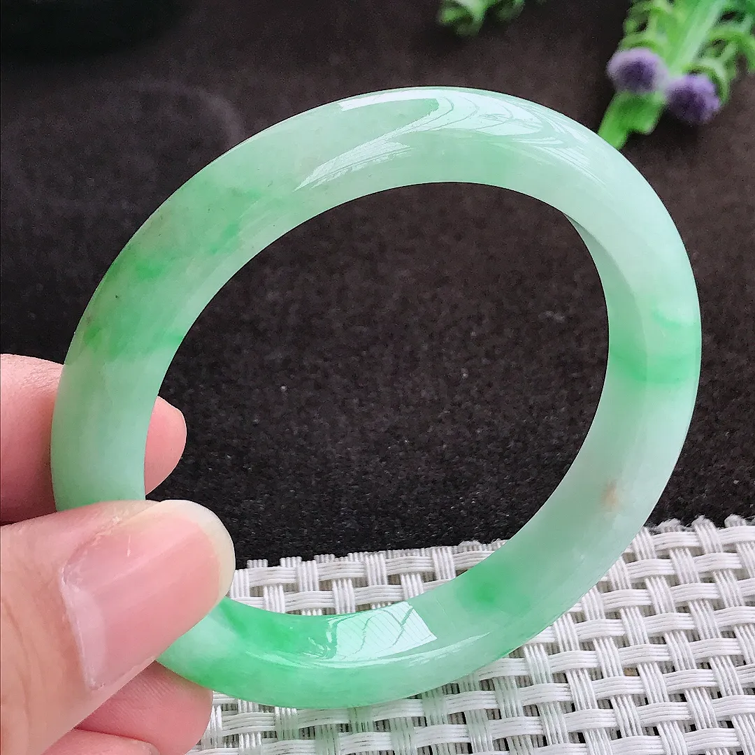 自然光54/10.2/7.8老坑精美温润飘阳绿手镯宽边翡翠玉镯手环