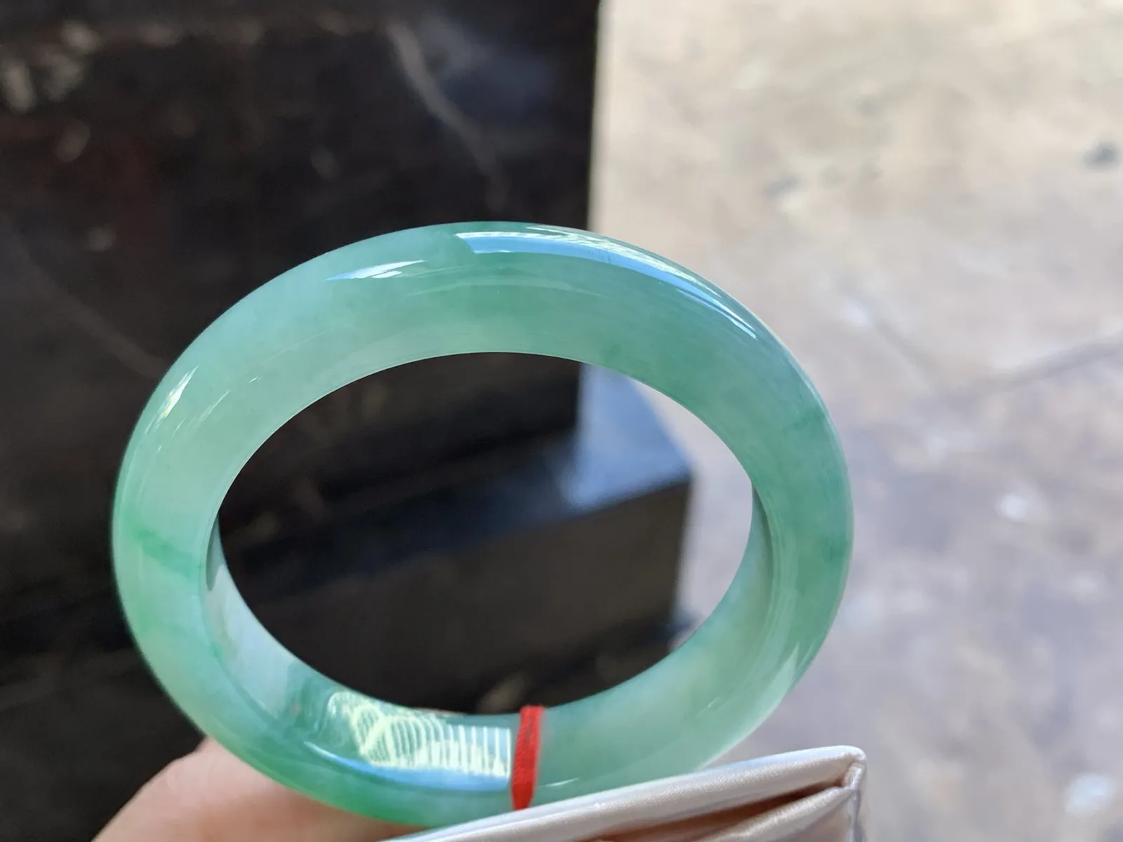 54-12.2-9.2

阳绿色手镯^_^种水足