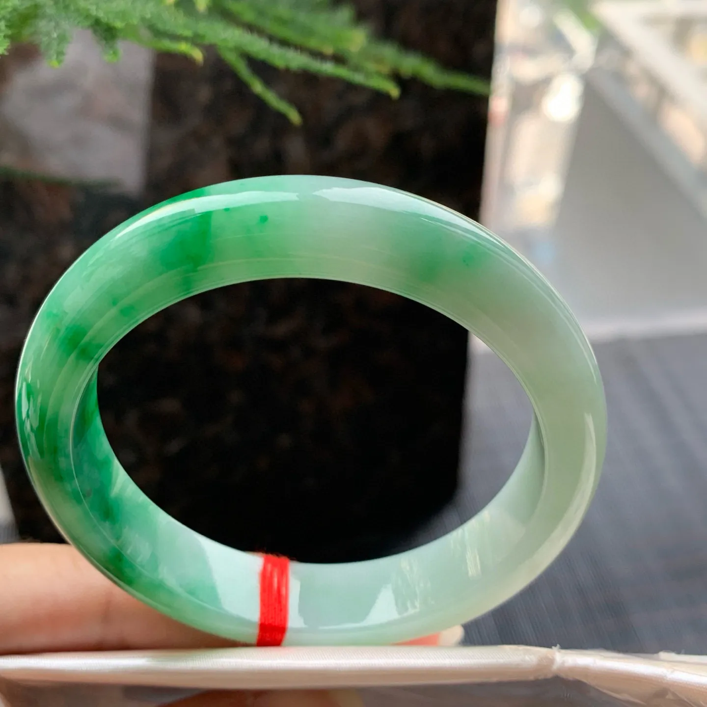 正圈冰糯翠绿 无瑕 尺寸:55.5/12.2/7.7 色好