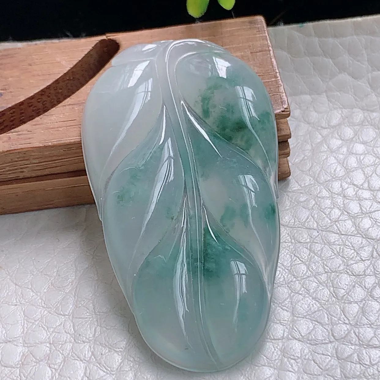 lz自然光48.8*27*4.4天然缅甸翡翠冰飘花叶子 金枝玉叶玉吊坠
